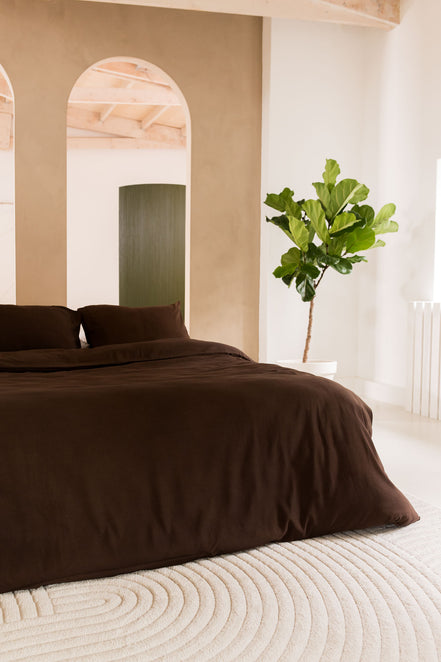 Chocolate brown beddengoed met zachte, ademende stof van Egyptisch katoen